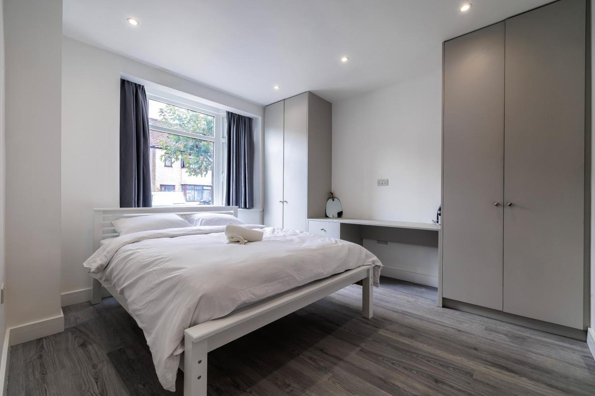 Modern Home With Driveway Parking For 2 Vehicles, Near Tottenham Hotspur Stadium, White Hart Lane Train Station ロンドン エクステリア 写真